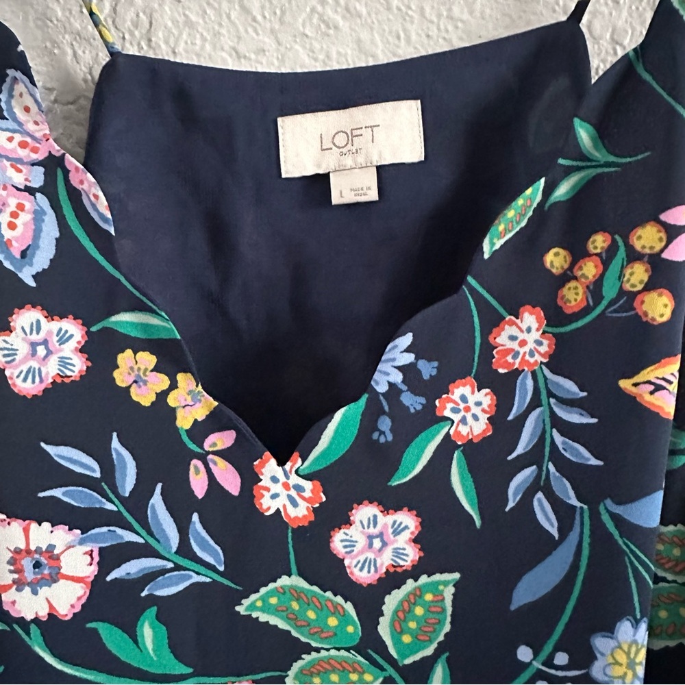 LOFT Navy Floral V-Neck Cami Tank Top Size L - Picture 2 of 9